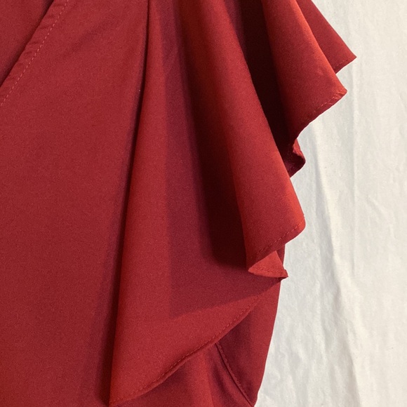 ✨ Red Ruffled Top - Picture 4 of 6